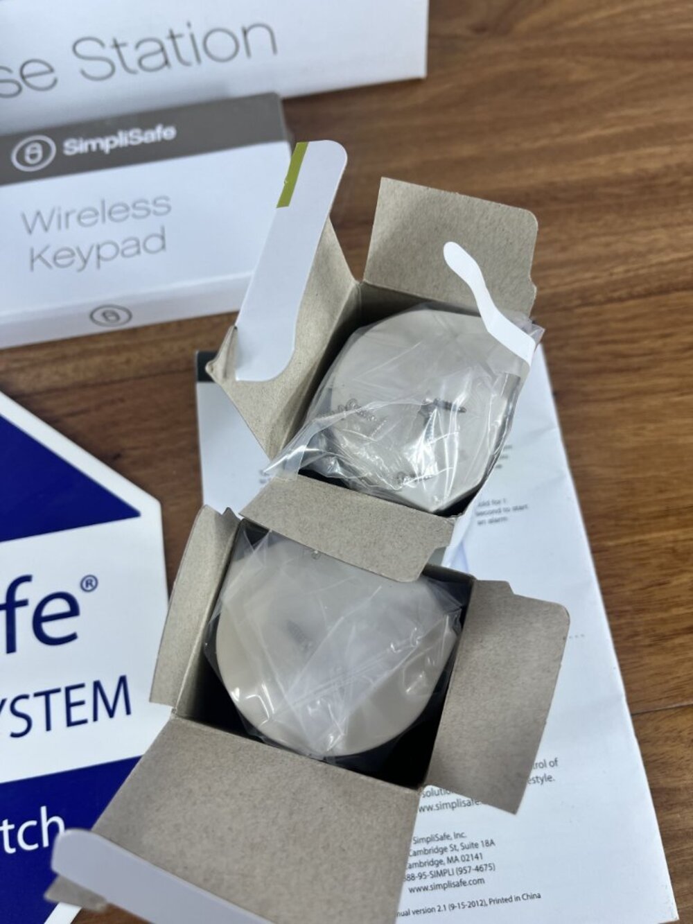 SimpliSafe Wireless Home Security System GEN 1 LOT Base, 2 Motion, Keypad, Siren - Picture 9 of 13